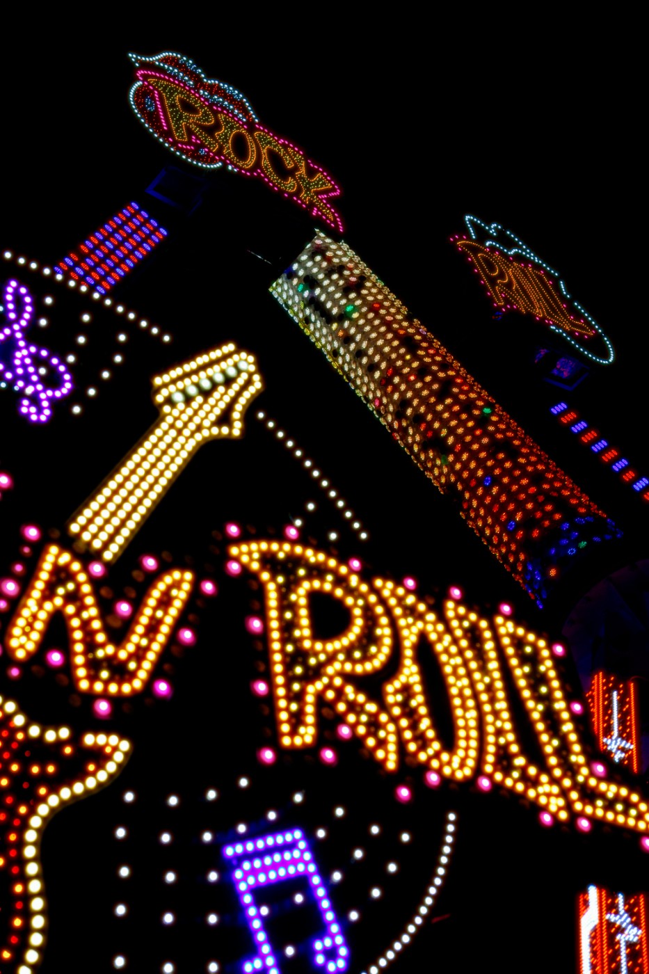 Fête foraine — traînées lumineuses